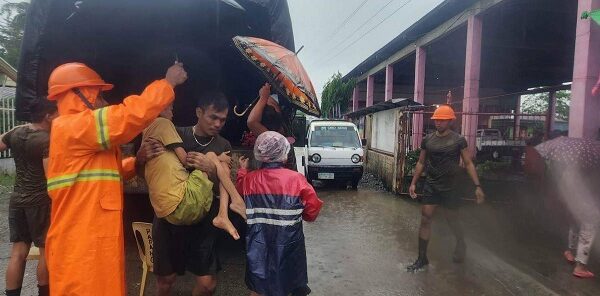 4ID units conduct HADR operations amidst flooding in Northern Mindanao and Caraga region