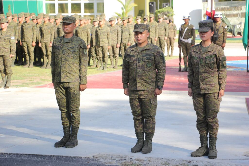 4ID facilitates Oath to Service to newly-enlisted Privates